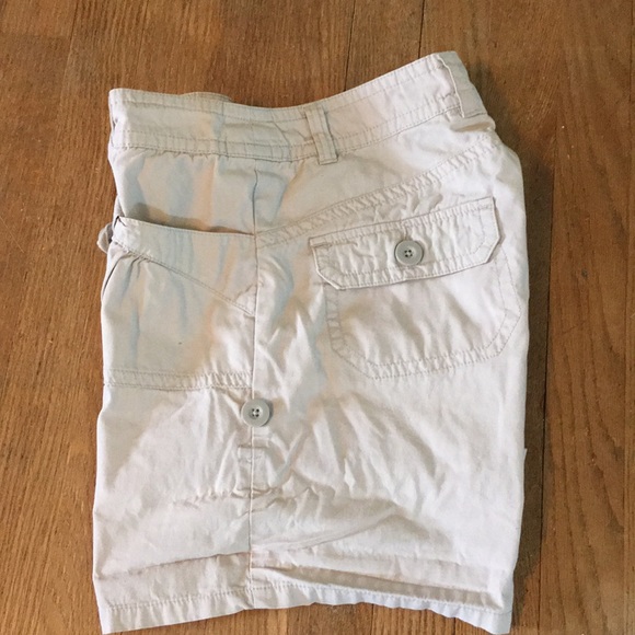 Khaki / Tan Shorts 8 - Picture 7 of 8